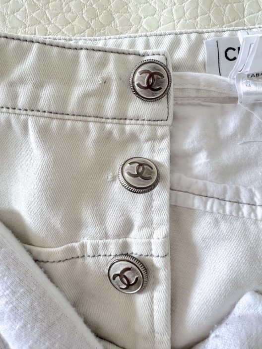 Chanel off-white jeans "CC" logo buttons