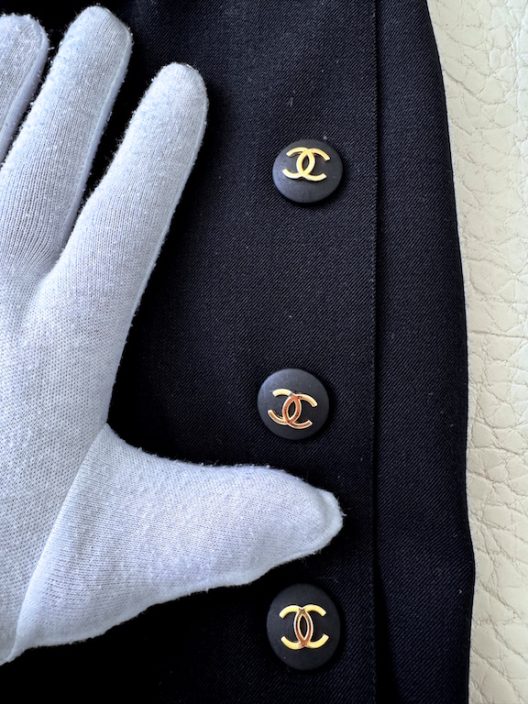 VTG Chanel Pencil Skirt "CC" logo buttons