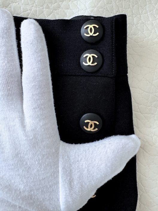 VTG Chanel Pencil Skirt "CC" logo buttons