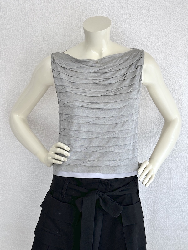 RARE Chanel 99P Gray Knit Top 